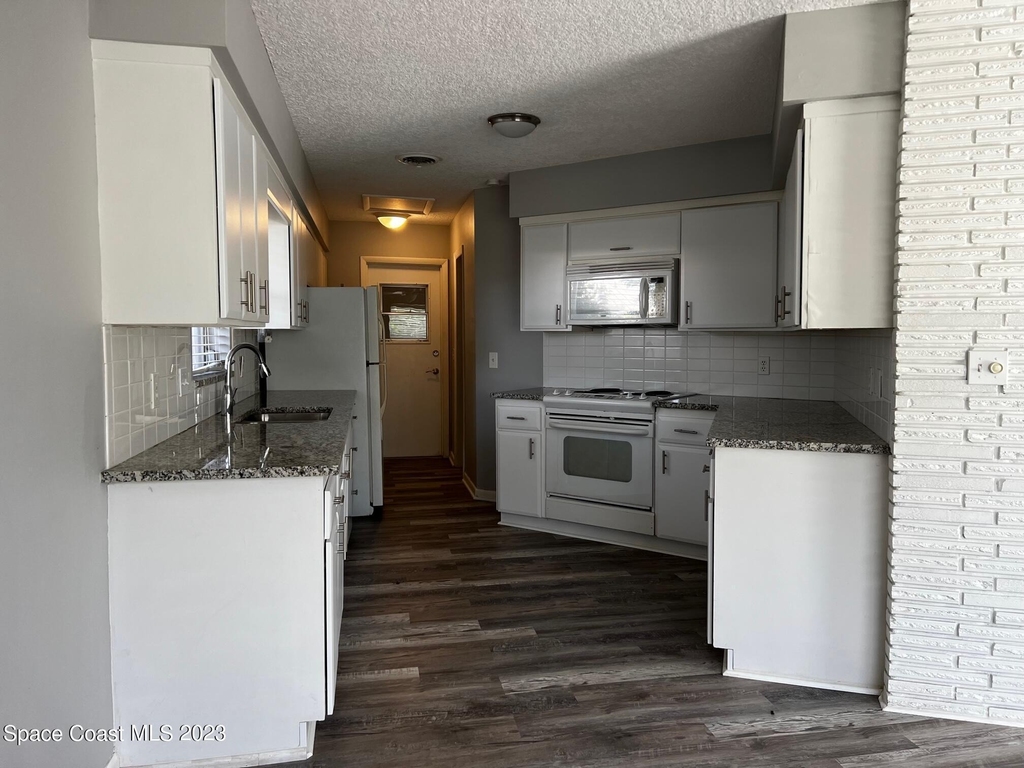 205 Melbourne Avenue - Photo 4