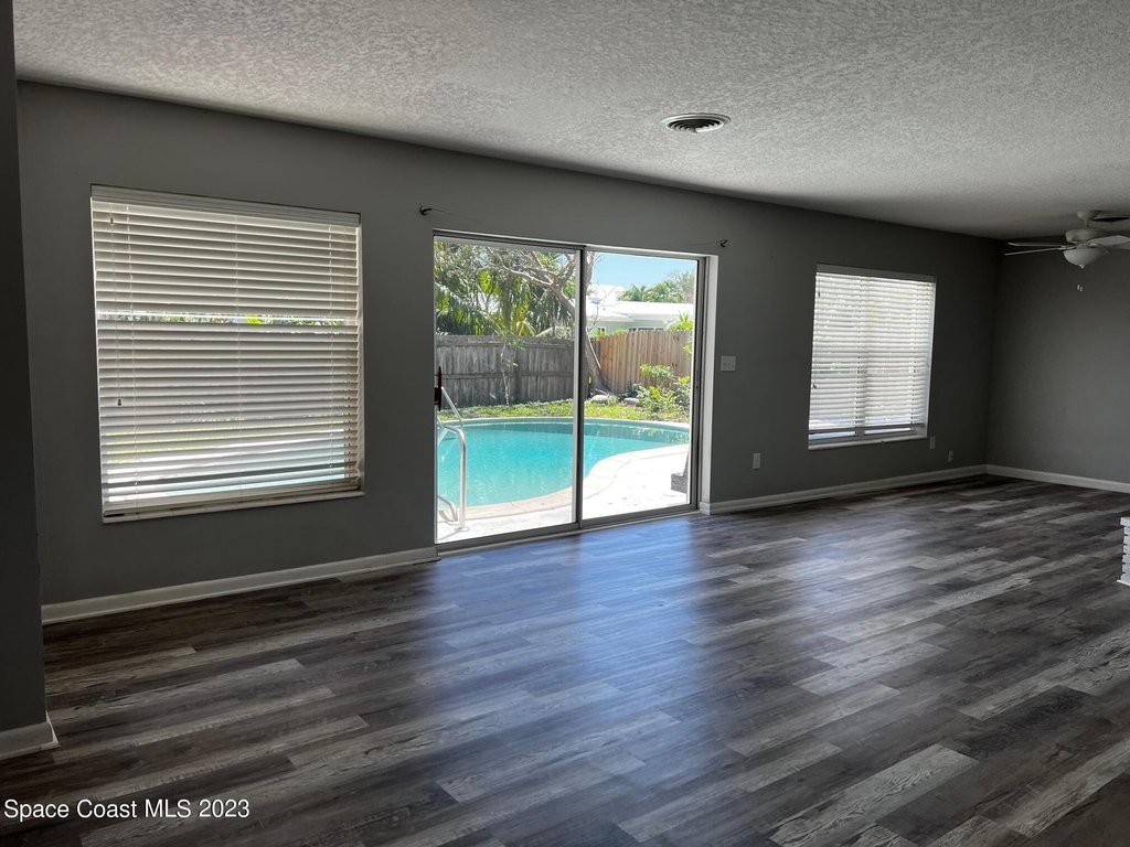 205 Melbourne Avenue - Photo 1