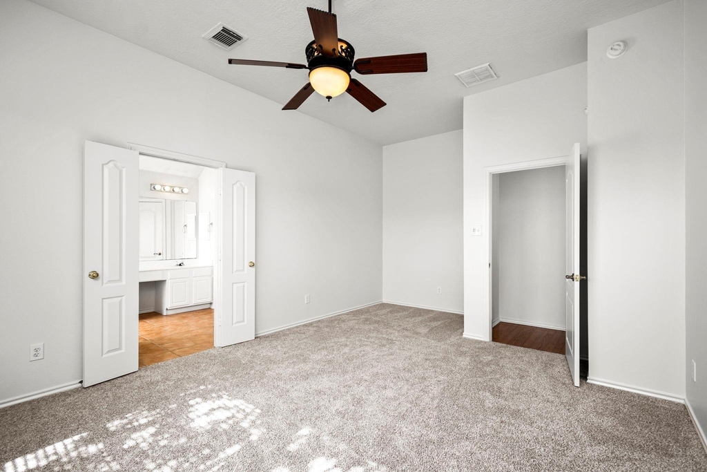 9907 Brandywood Circle - Photo 14