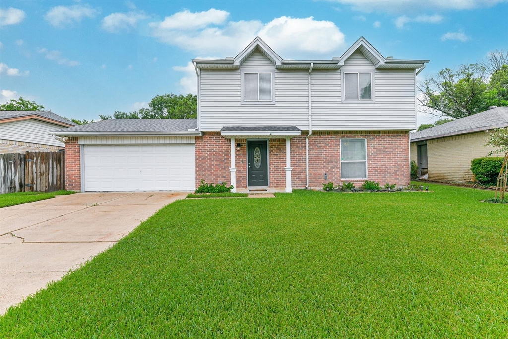 207 Woodvale Drive - Photo 0
