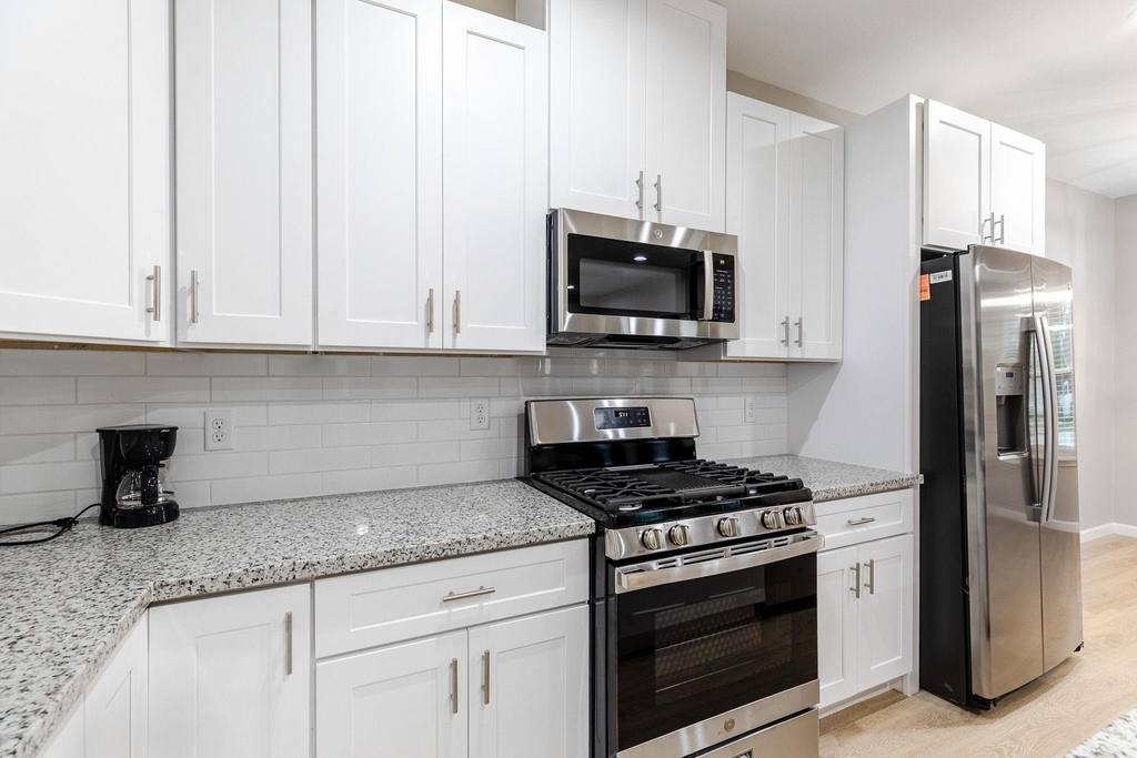 4661 Clover Street - Photo 7