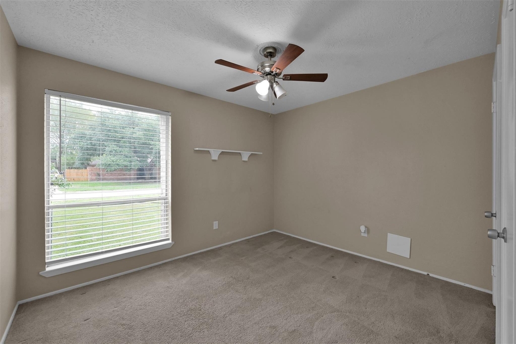 16858 Gleneagle Drive N - Photo 21