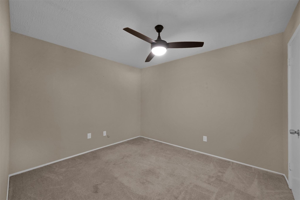 16858 Gleneagle Drive N - Photo 17