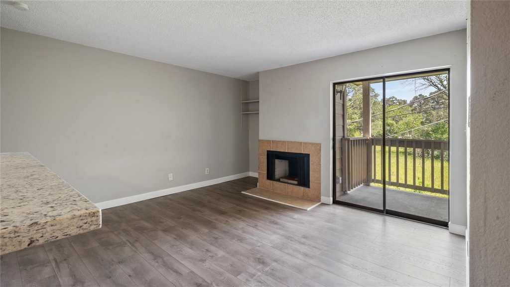 2501 Gulf Freeway - Photo 2