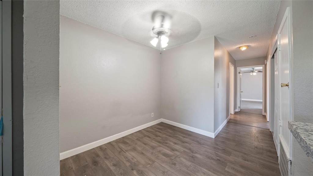2501 Gulf Freeway - Photo 5