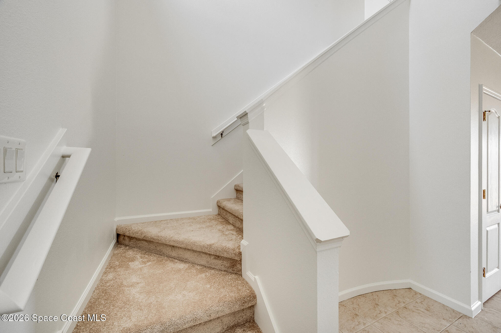 733 Ventura Drive - Photo 4