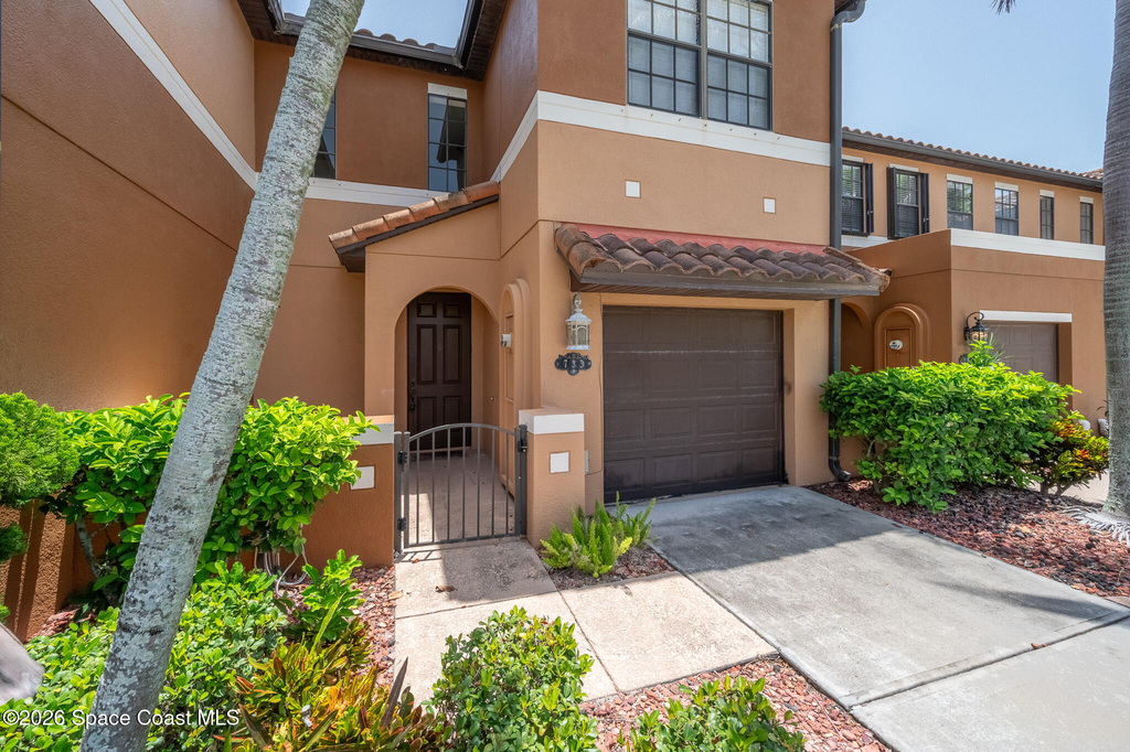 733 Ventura Drive - Photo 2
