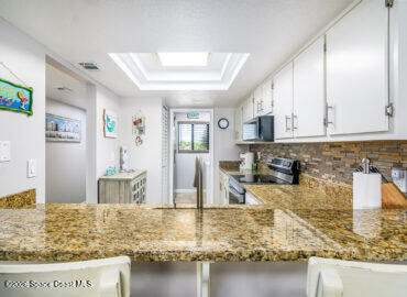 8500 Ridgewood Avenue - Photo 2