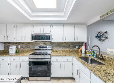 8500 Ridgewood Avenue - Photo 1