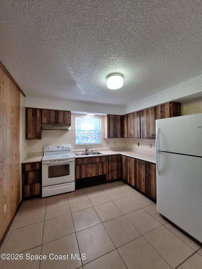 246 Jepson Street - Photo 1
