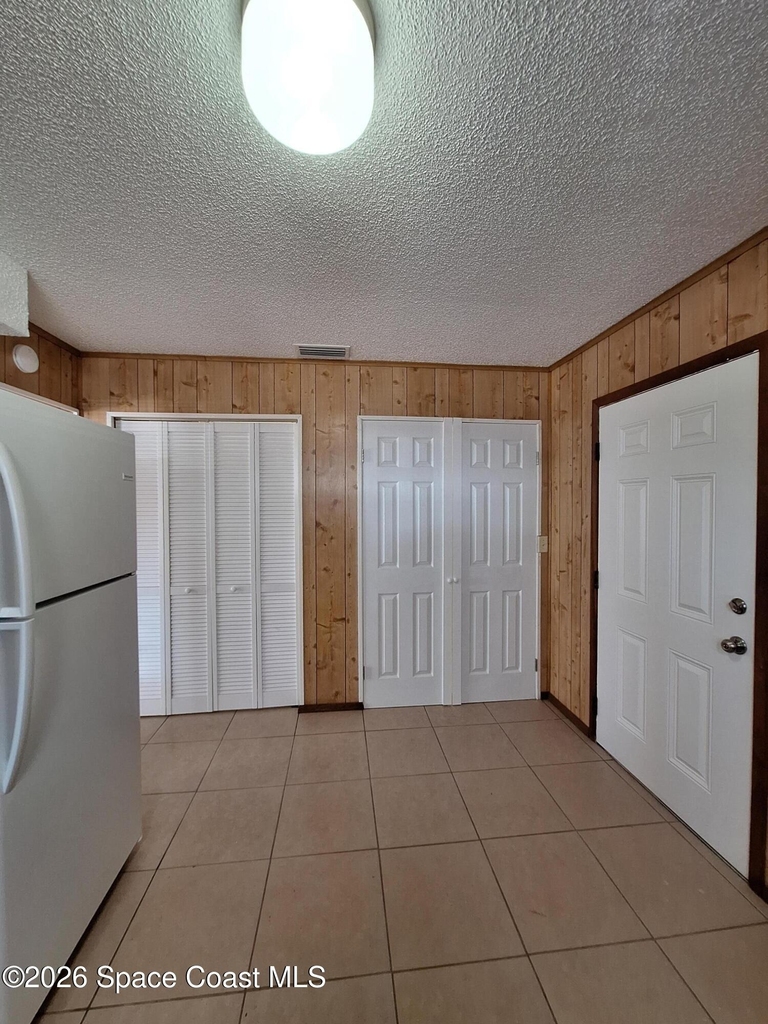 246 Jepson Street - Photo 2