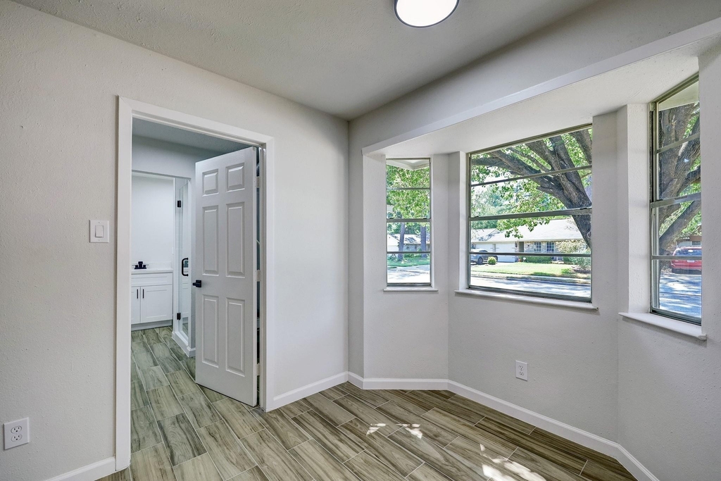 9723 Galston Lane - Photo 9