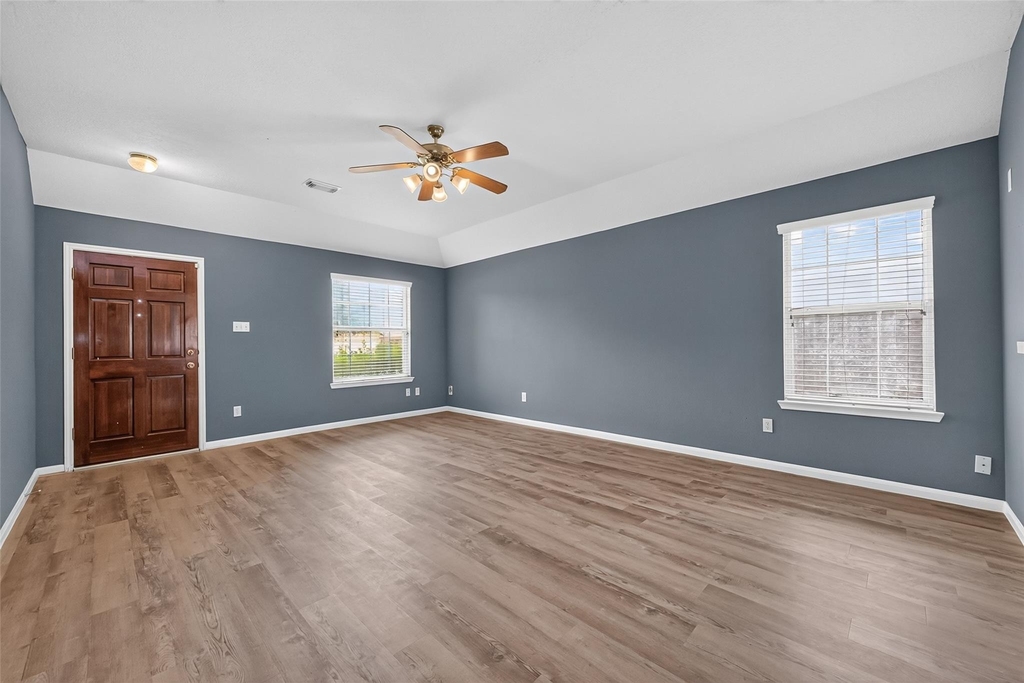 7218 Fox Hall Lane - Photo 2
