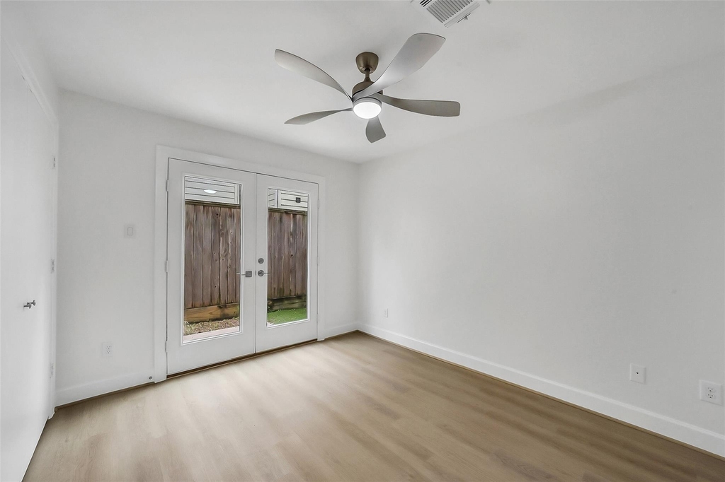 650 Westcross Street - Photo 12