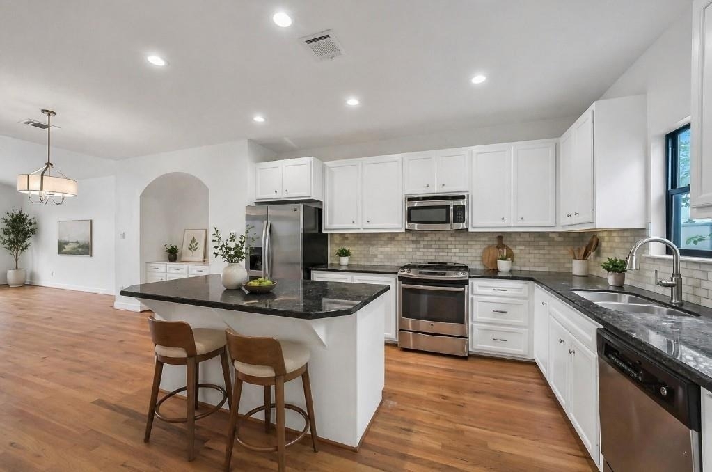 650 Westcross Street - Photo 2