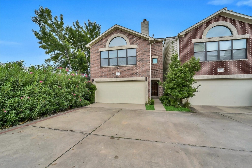 650 Westcross Street - Photo 0