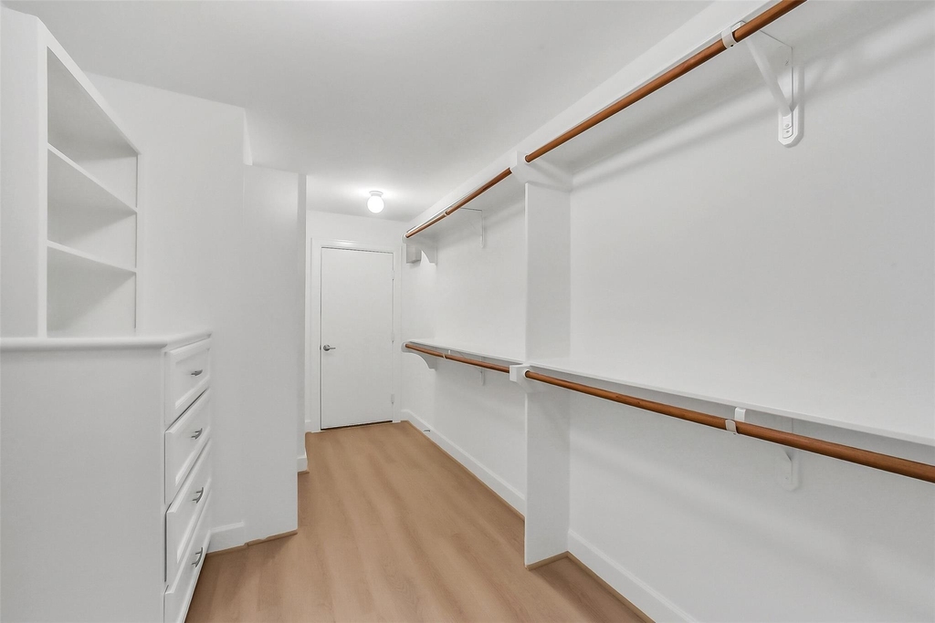 650 Westcross Street - Photo 32