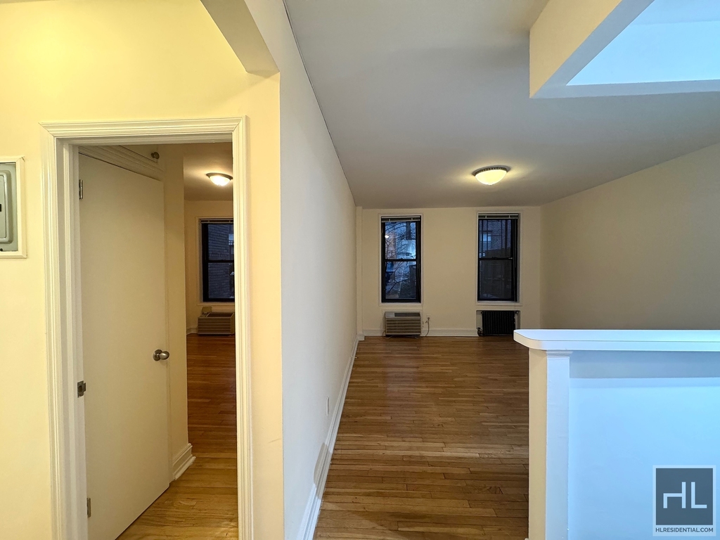 East 74 Street - Photo 1