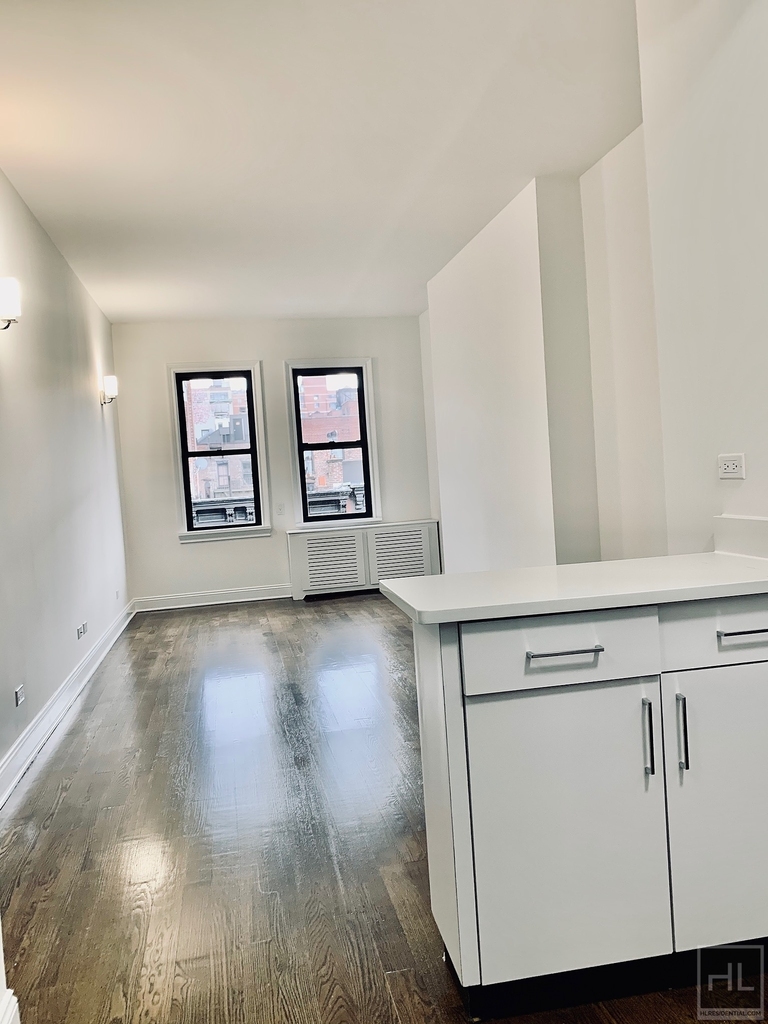 West 22 Street - Photo 3