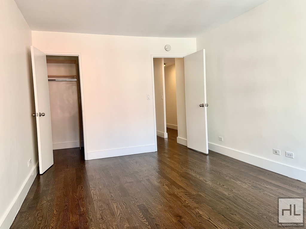 East 63 Street - Photo 4