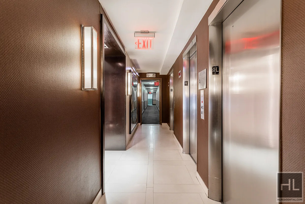 East 63 Street - Photo 7