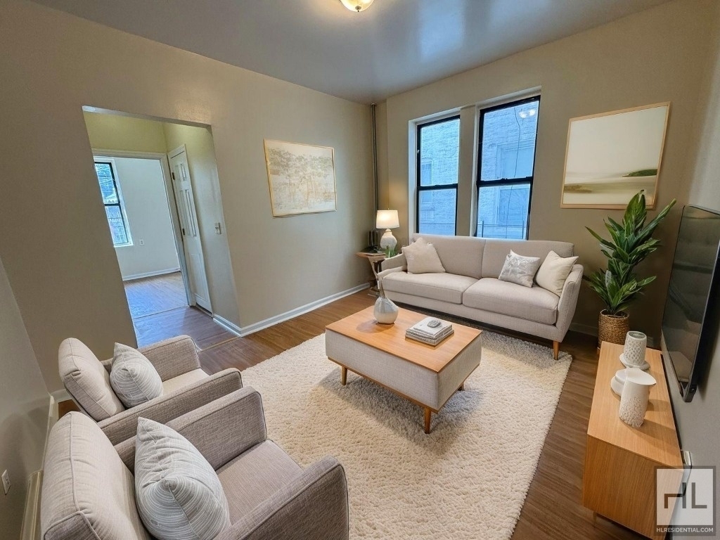 8 Avenue - Photo 0