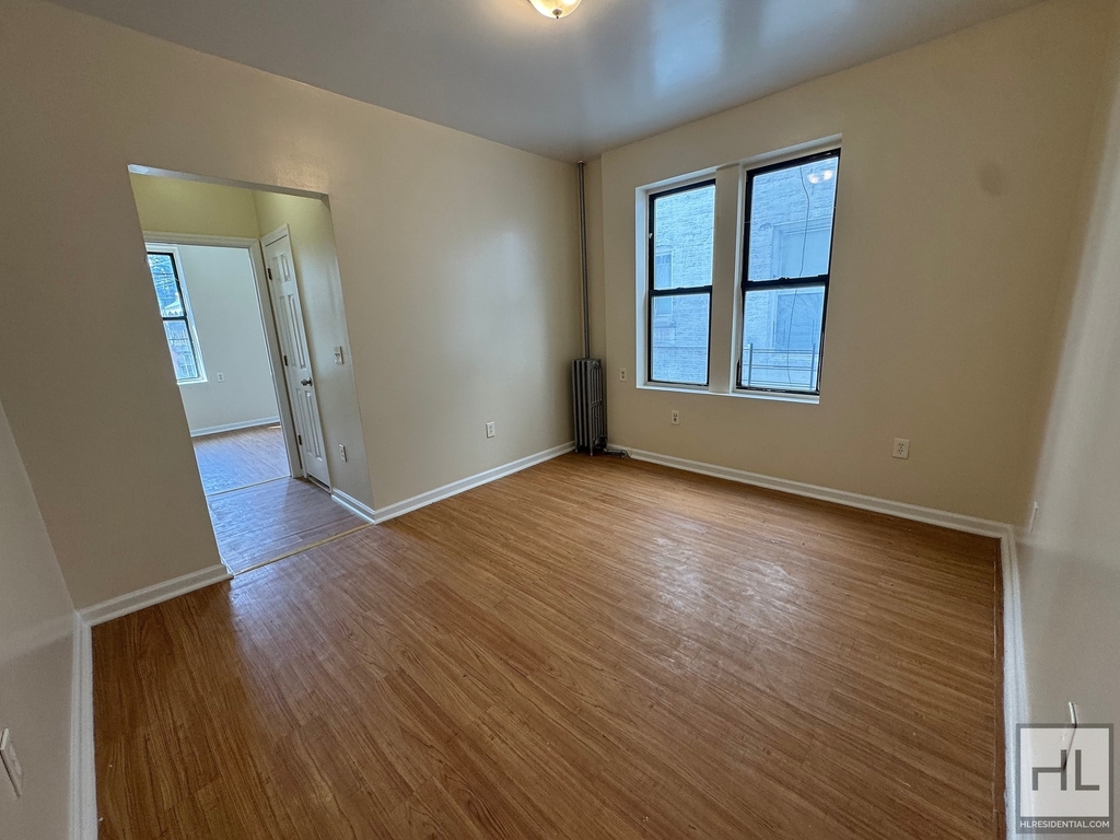 8 Avenue - Photo 1