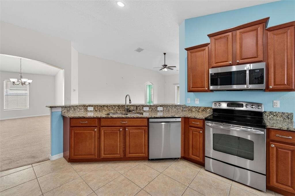 13128 Royal Pines Avenue - Photo 12