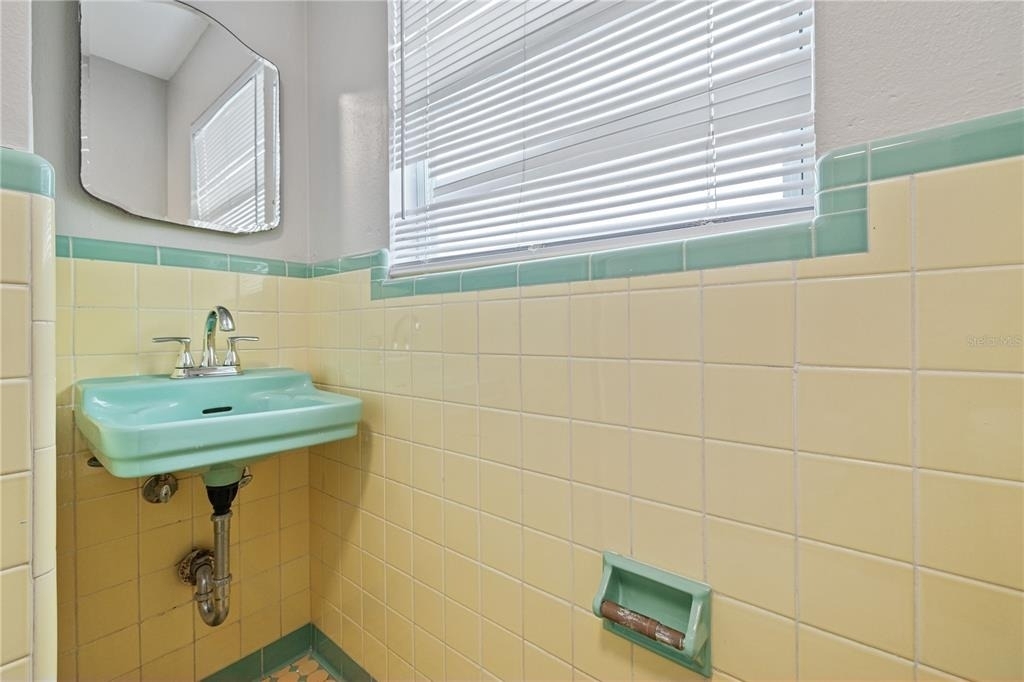 917 30th Avenue N - Photo 12