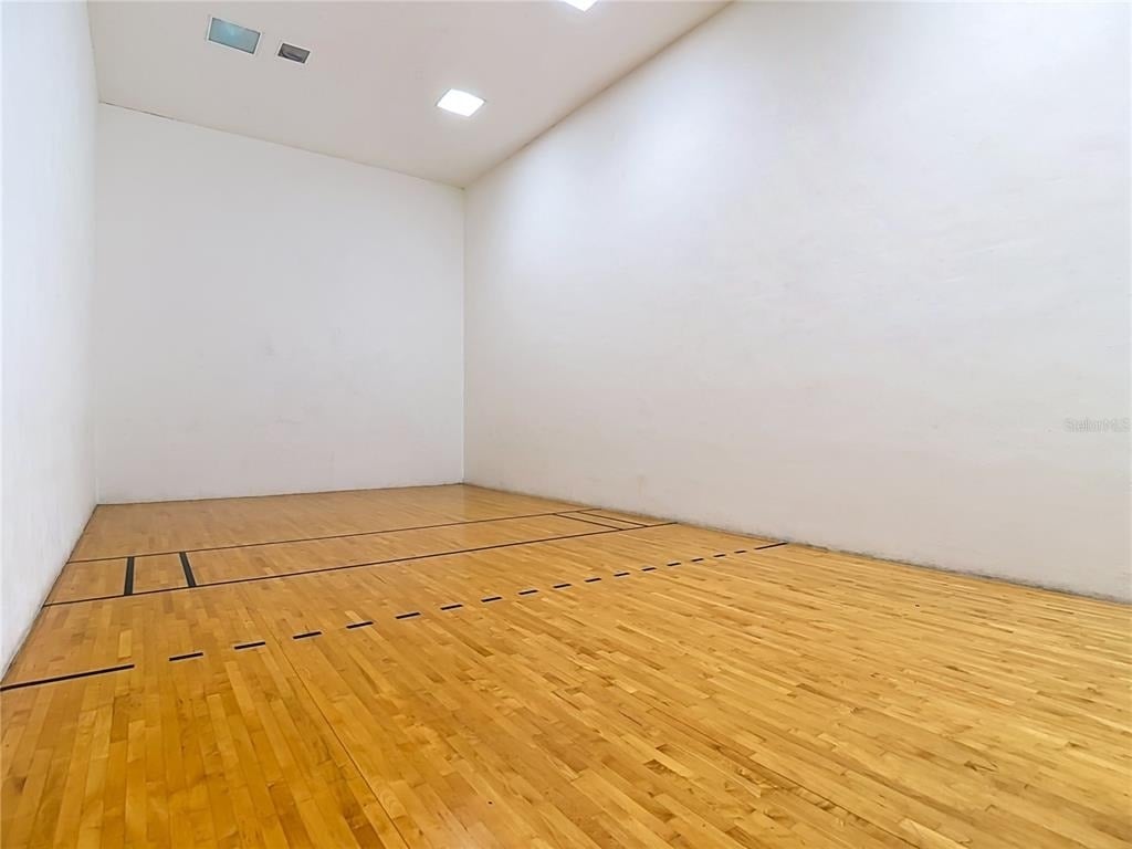 10201 Courtney Palms Boulevard - Photo 39