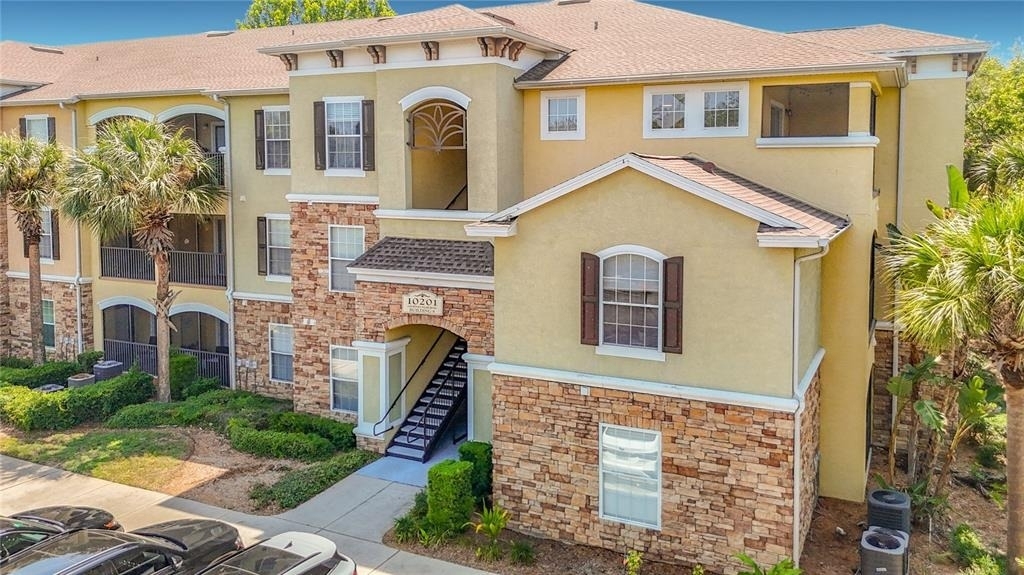 10201 Courtney Palms Boulevard - Photo 1