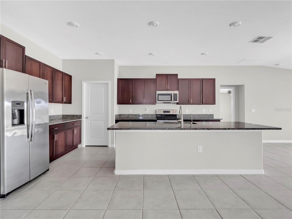 16568 Delia Street - Photo 17