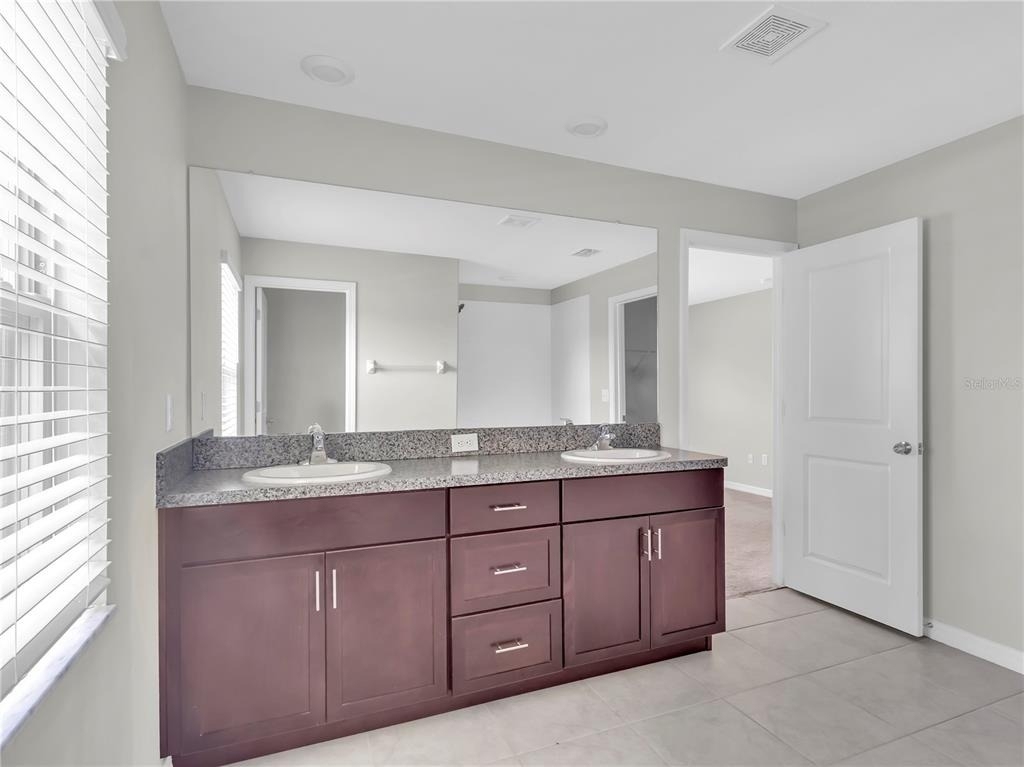 16568 Delia Street - Photo 30