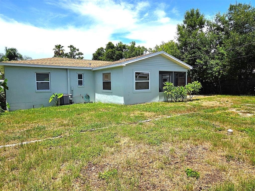 5036 Oxford Avenue N - Photo 19