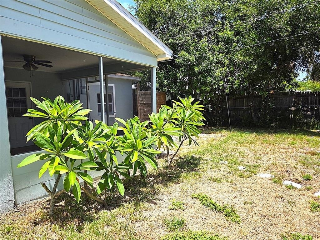 5036 Oxford Avenue N - Photo 18
