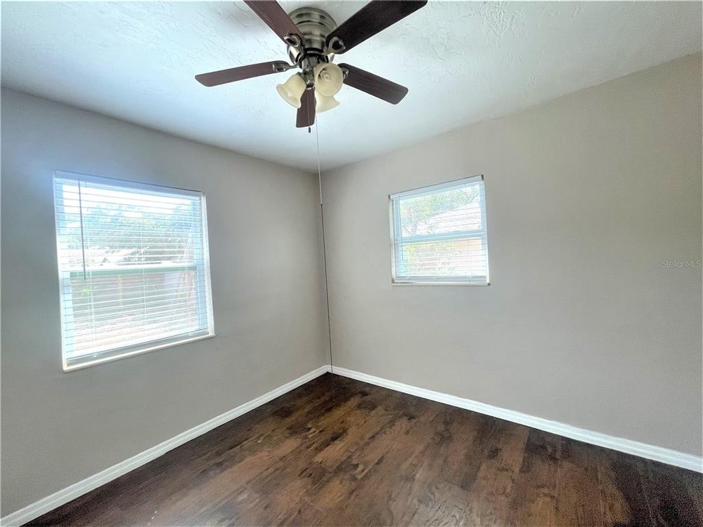 5036 Oxford Avenue N - Photo 12