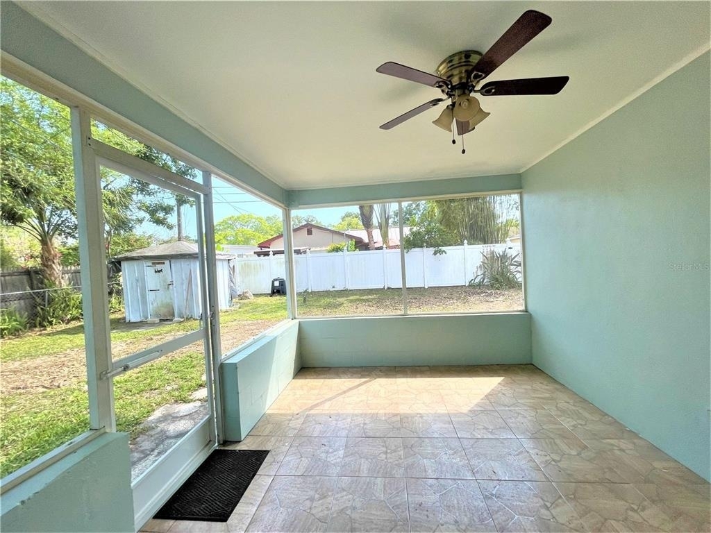 5036 Oxford Avenue N - Photo 17
