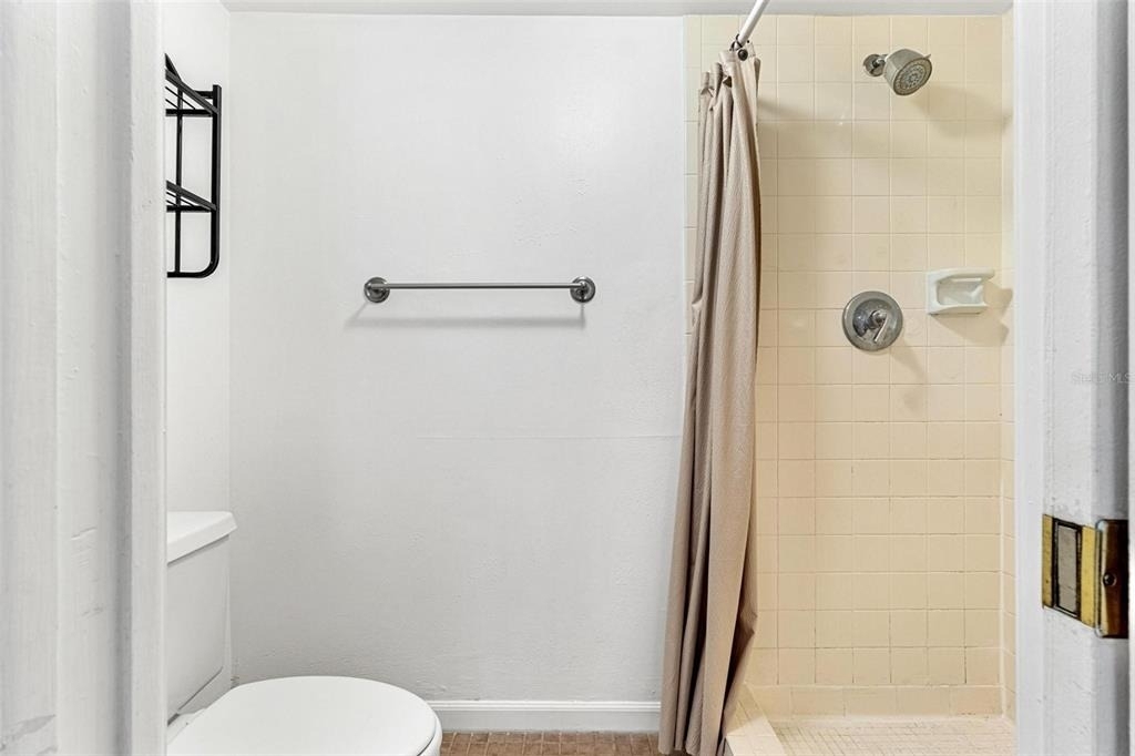 108 Woodlands Court - Photo 15