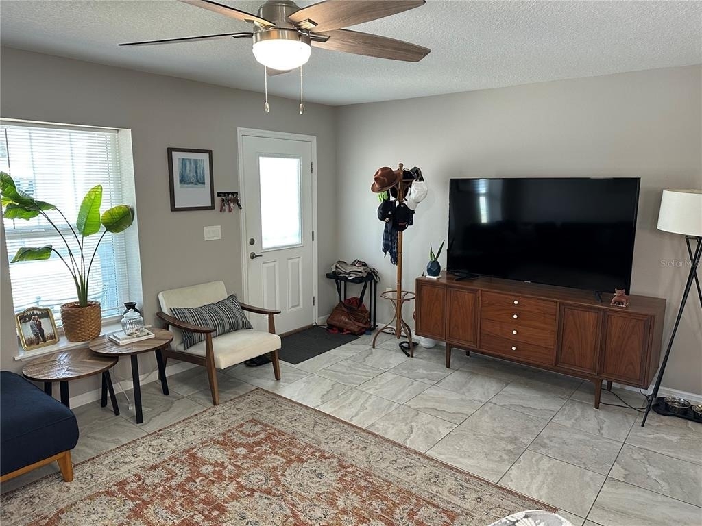 1119 Beverly Avenue - Photo 4