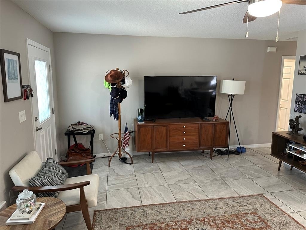 1119 Beverly Avenue - Photo 9