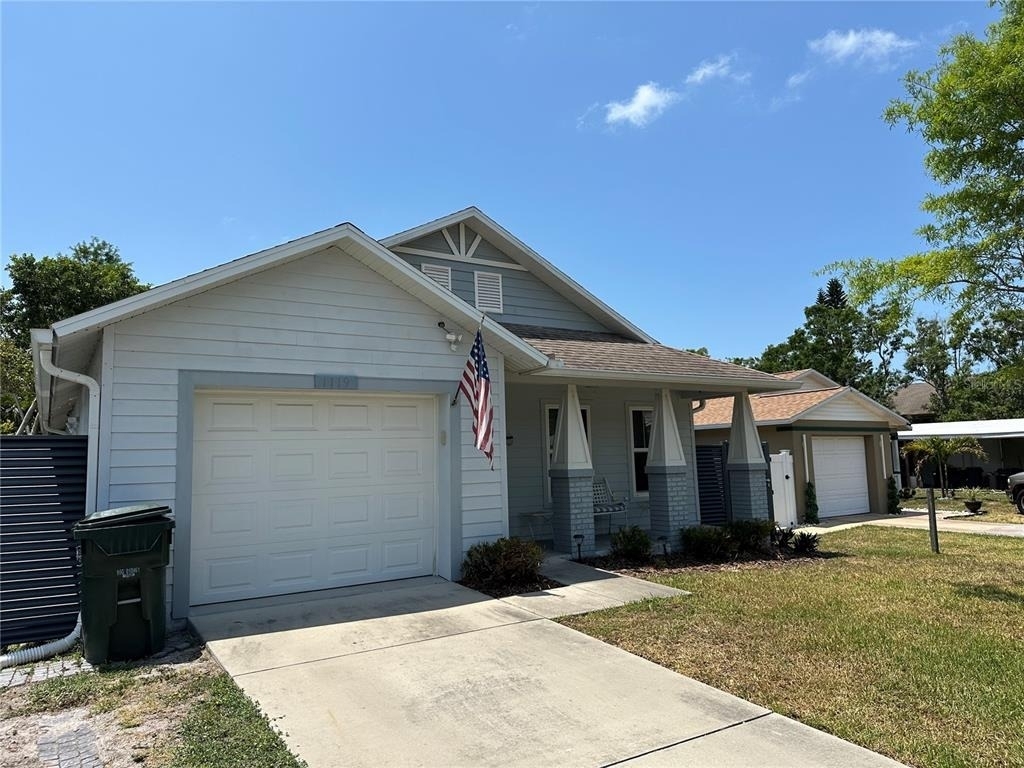 1119 Beverly Avenue - Photo 1