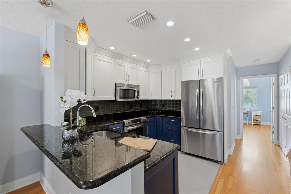 381 Madeira Circle - Photo 9