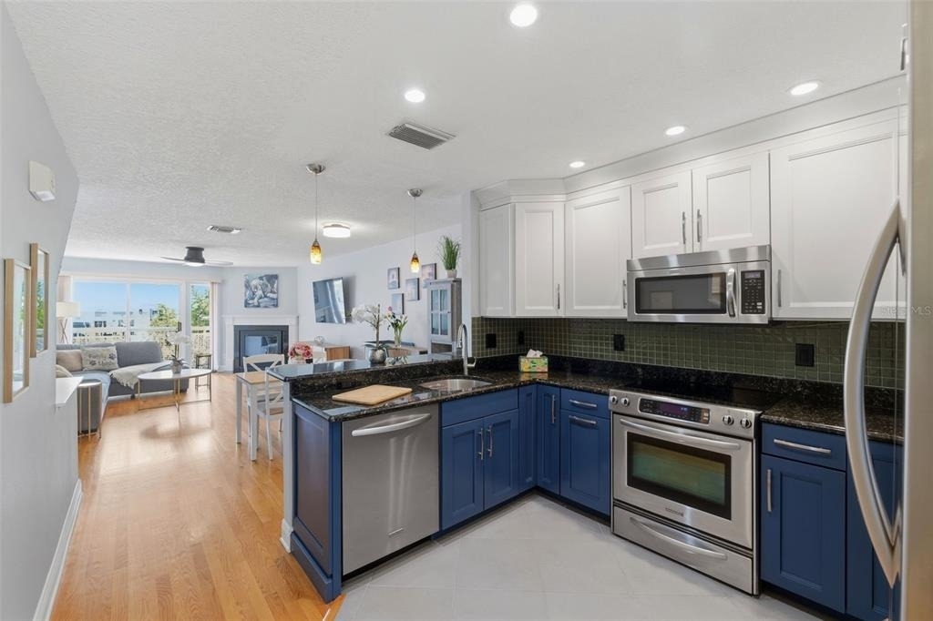 381 Madeira Circle - Photo 11