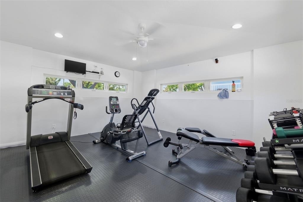 381 Madeira Circle - Photo 31