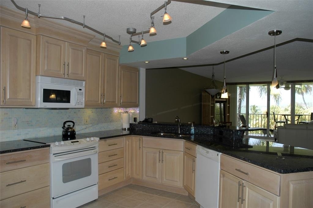 5151 Isla Key Boulevard S - Photo 7