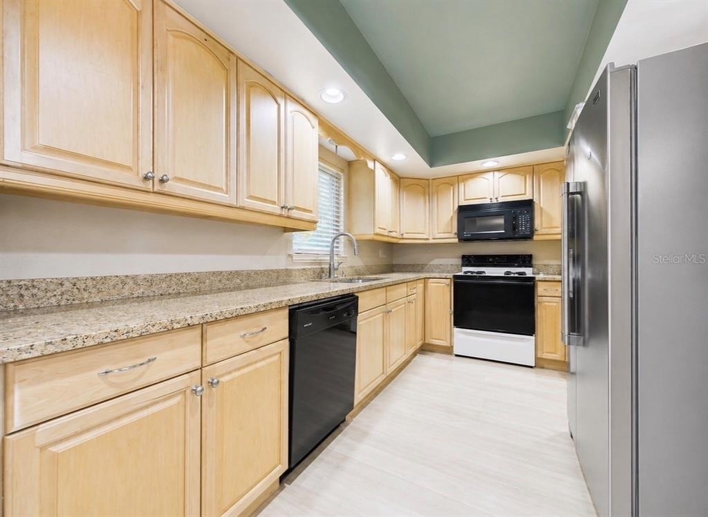2450 Pelican Court - Photo 6