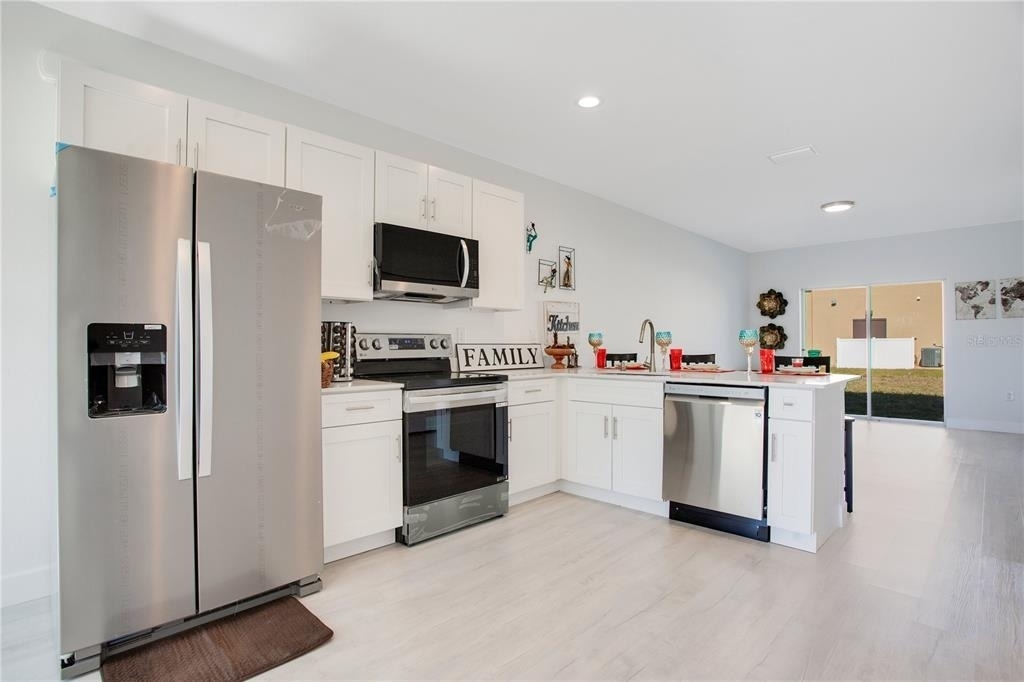 10450 Pendleton Avenue - Photo 3