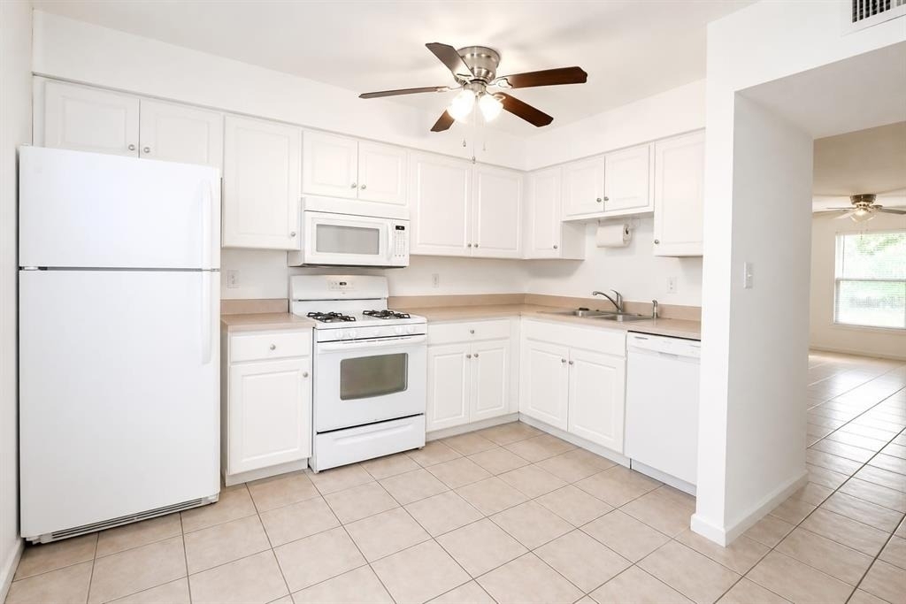 5850 Cypress Gardens Boulevard - Photo 3