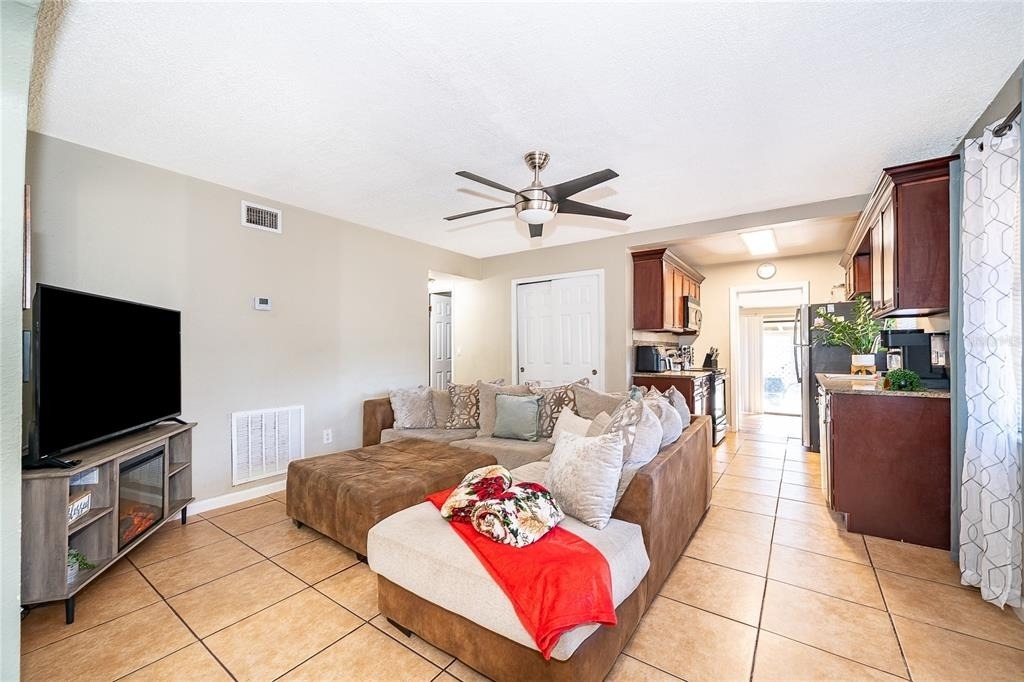 944 Halstead Street - Photo 17