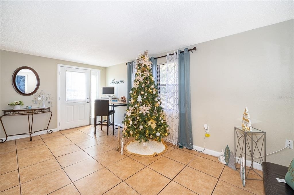 944 Halstead Street - Photo 18
